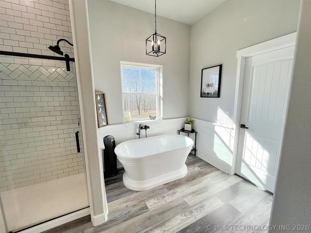 11457 510 ROAD Tahlequah, OK 74464