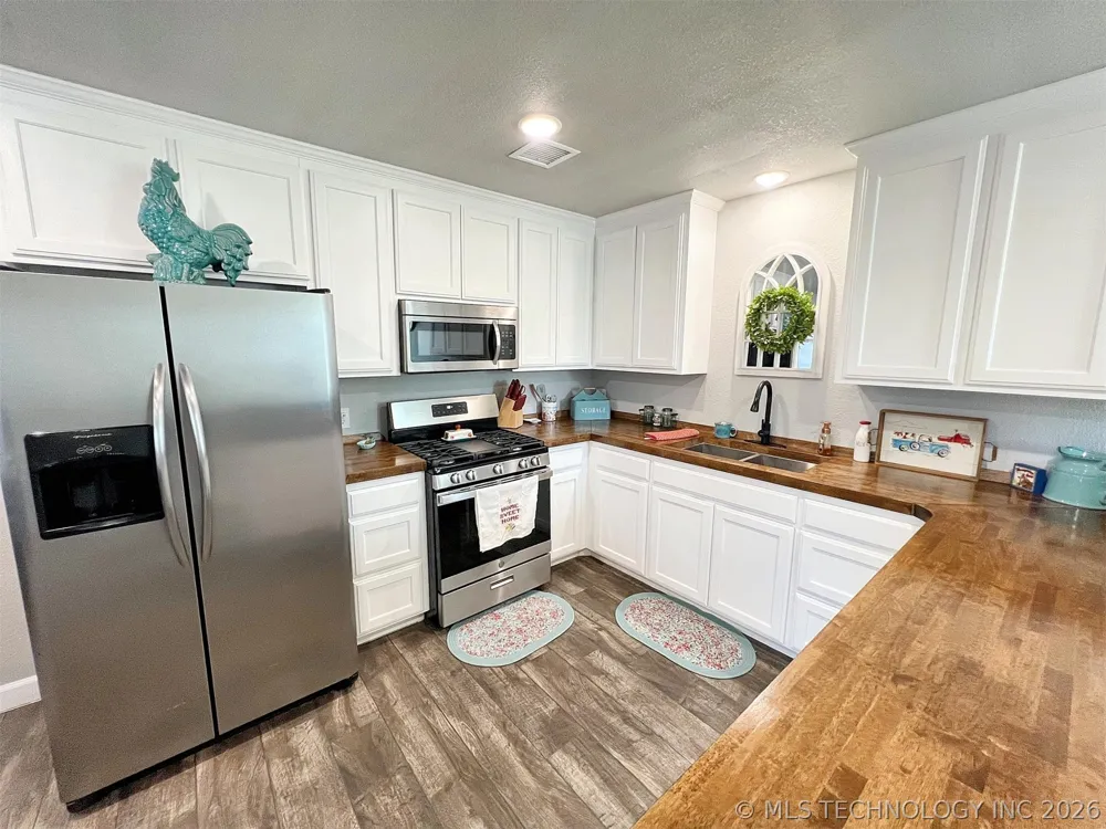 11457 510 ROAD Tahlequah, OK 74464