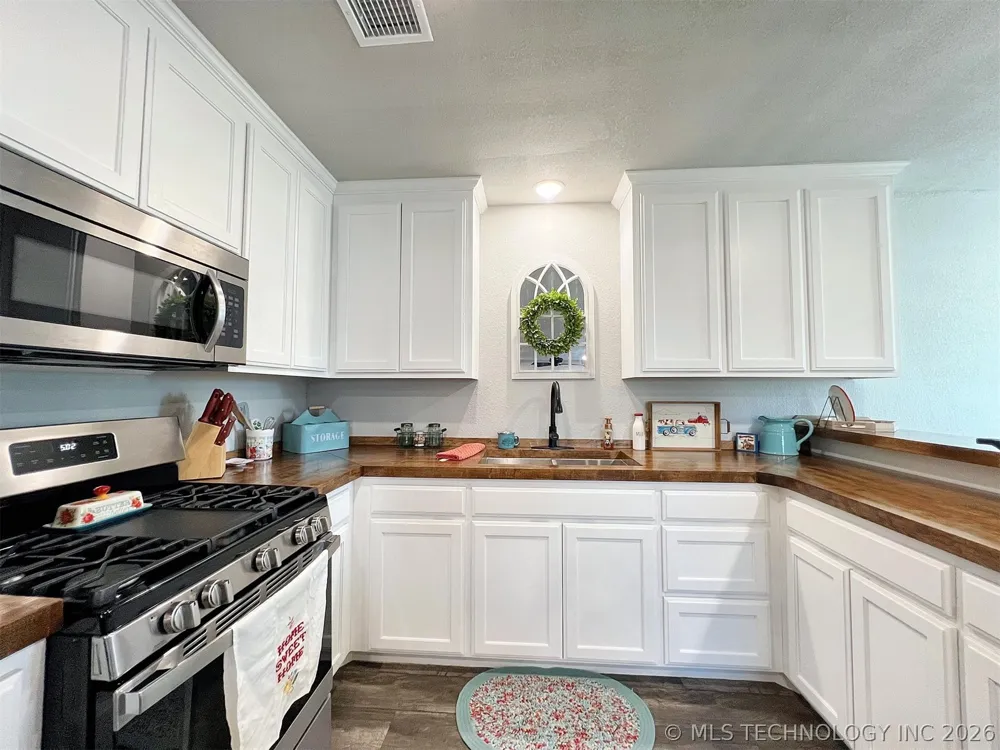 11457 510 ROAD Tahlequah, OK 74464