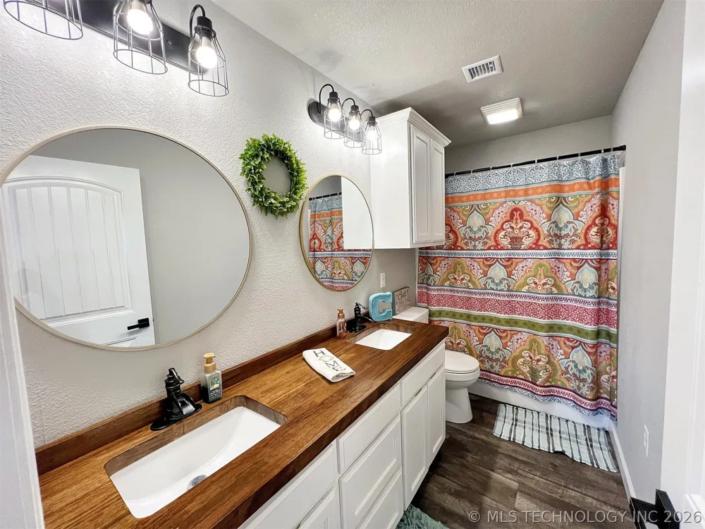 11457 510 ROAD Tahlequah, OK 74464