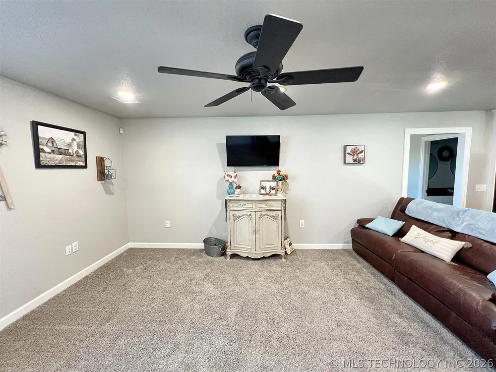11457 510 ROAD Tahlequah, OK 74464