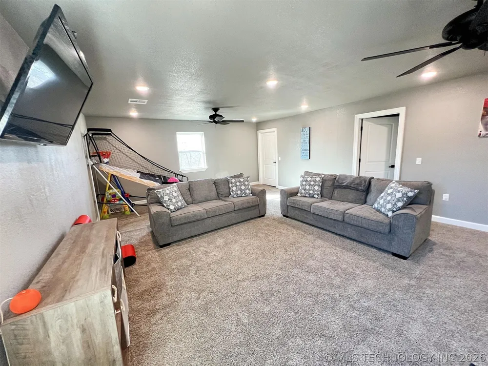 11457 510 ROAD Tahlequah, OK 74464