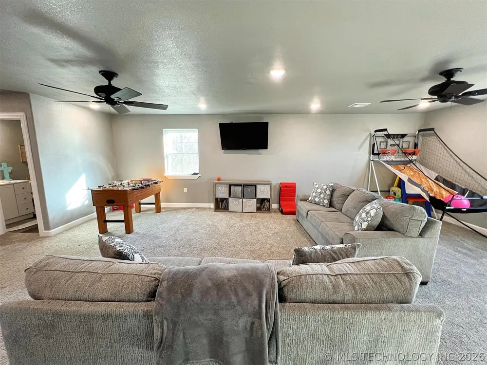 11457 510 ROAD Tahlequah, OK 74464