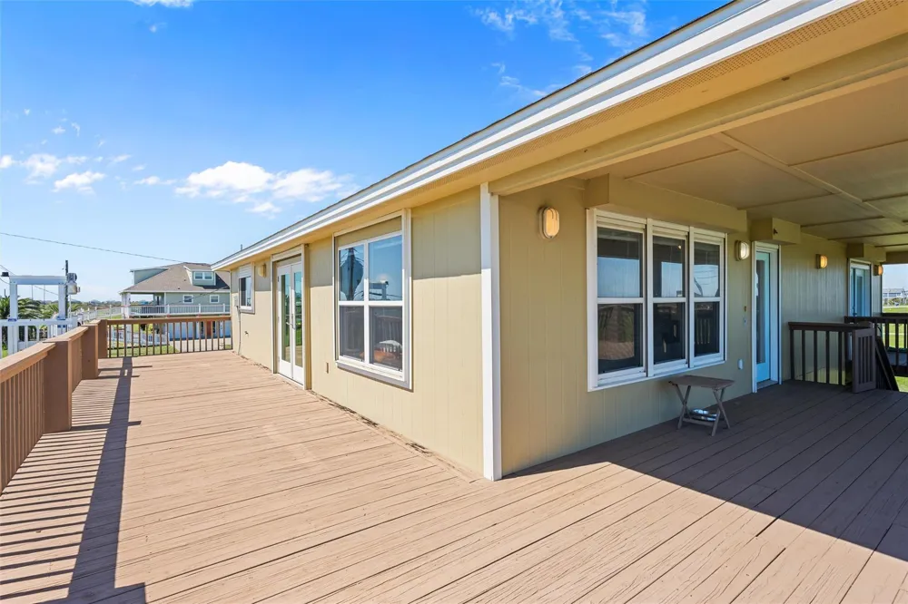 972 Rancho Carribe Port Bolivar, TX 77650