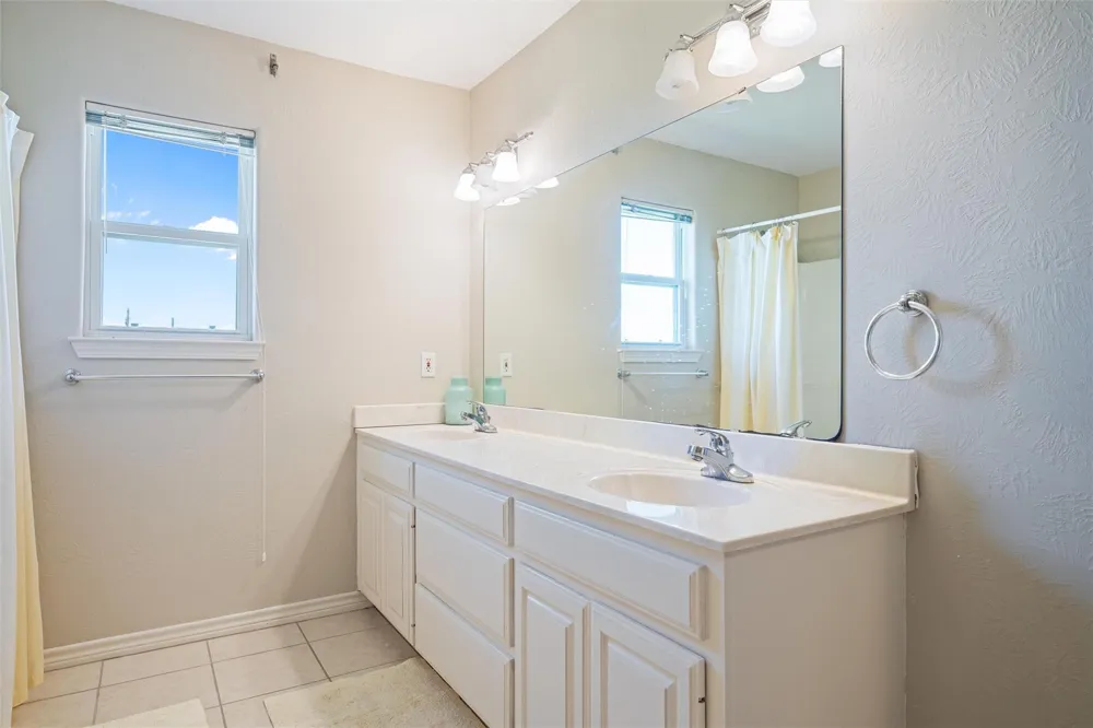 972 Rancho Carribe Port Bolivar, TX 77650