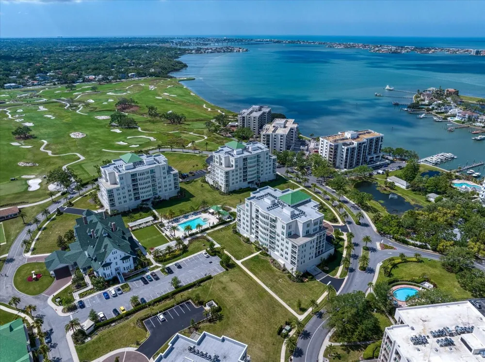 125 BELLEVIEW BOULEVARD #302 Belleair, FL 33756