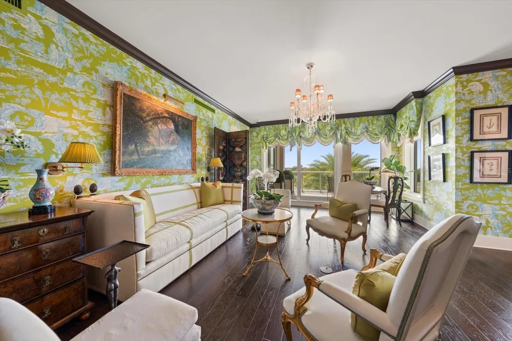 125 BELLEVIEW BOULEVARD #302 Belleair, FL 33756
