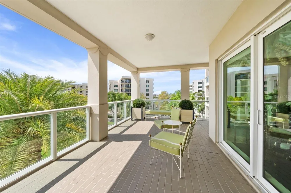 125 BELLEVIEW BOULEVARD #302 Belleair, FL 33756