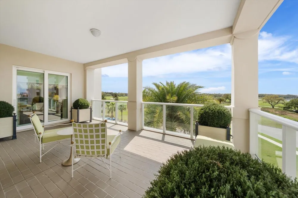125 BELLEVIEW BOULEVARD #302 Belleair, FL 33756
