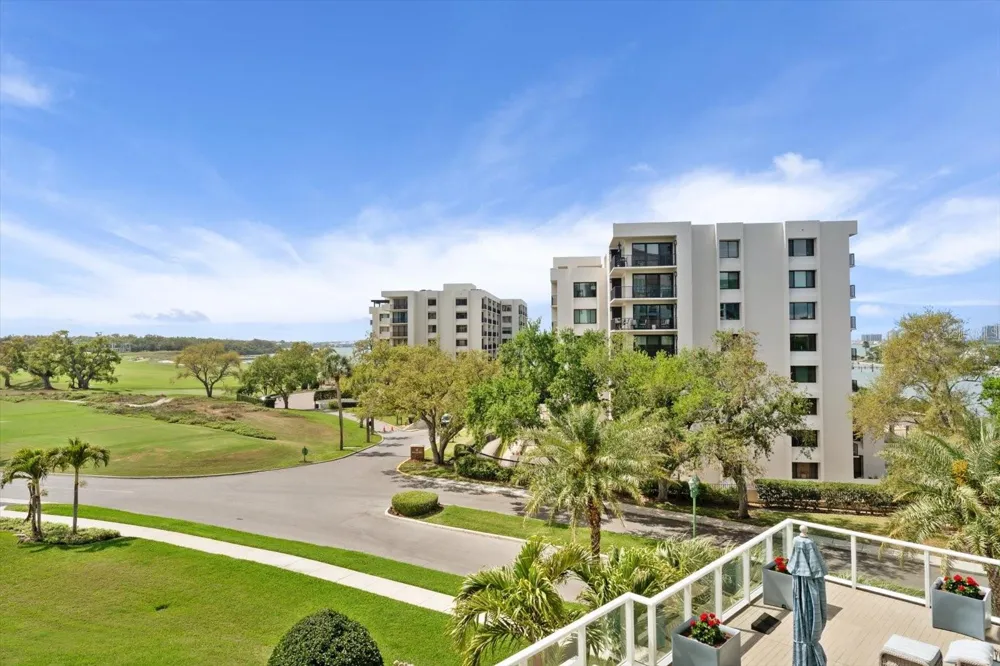 125 BELLEVIEW BOULEVARD #302 Belleair, FL 33756