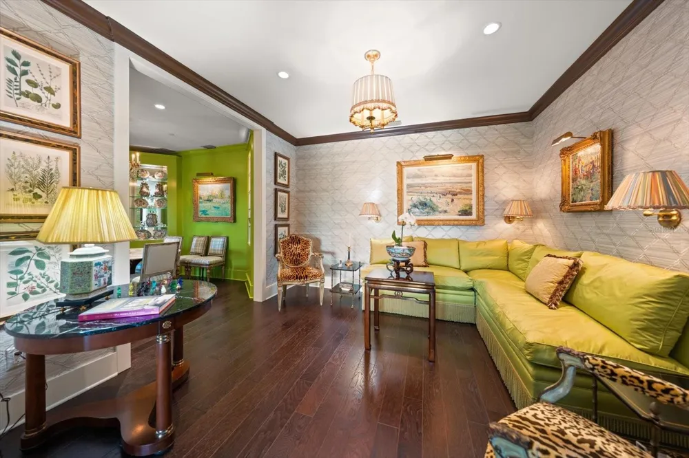 125 BELLEVIEW BOULEVARD #302 Belleair, FL 33756