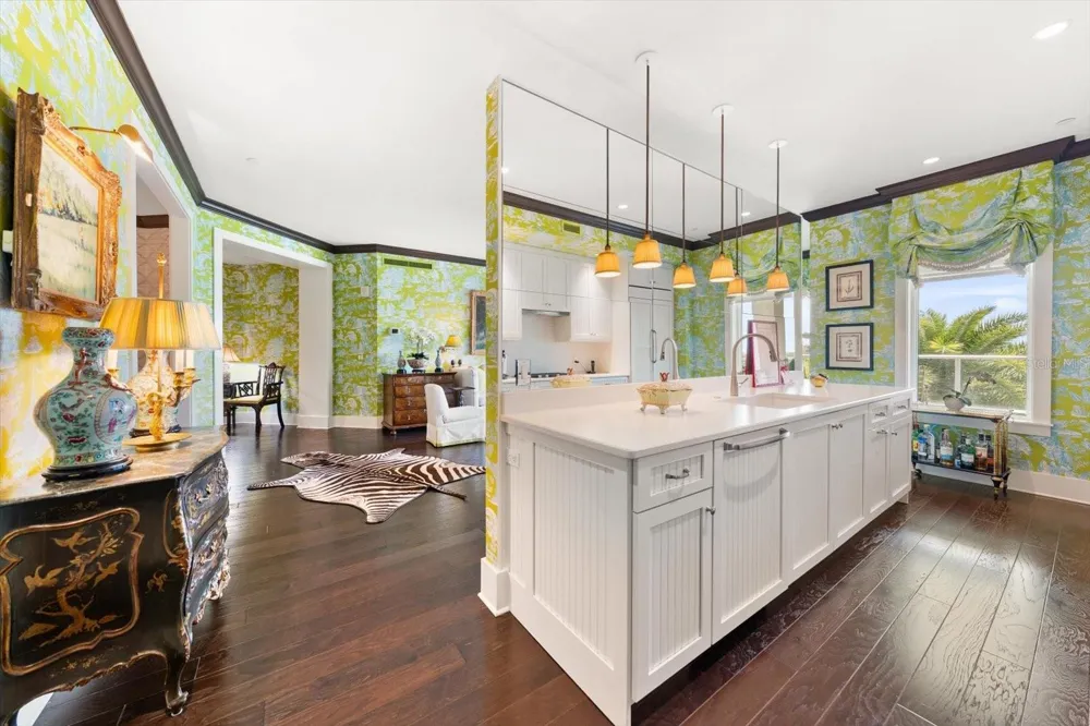125 BELLEVIEW BOULEVARD #302 Belleair, FL 33756