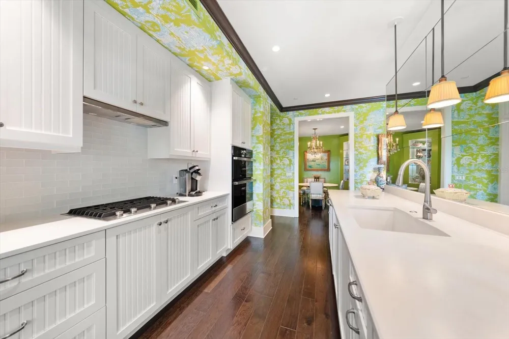 125 BELLEVIEW BOULEVARD #302 Belleair, FL 33756
