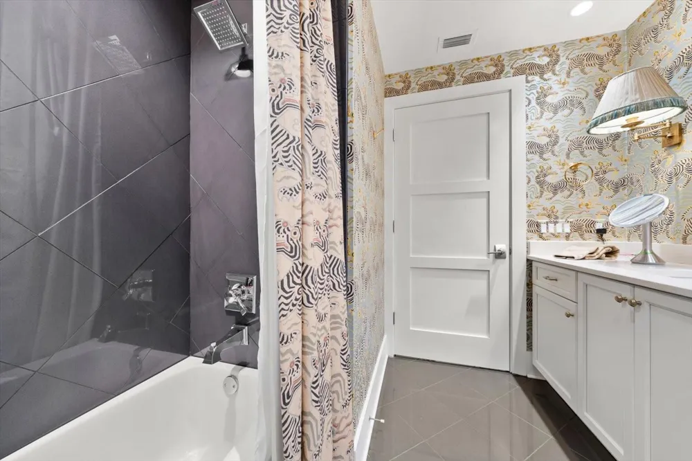 125 BELLEVIEW BOULEVARD #302 Belleair, FL 33756