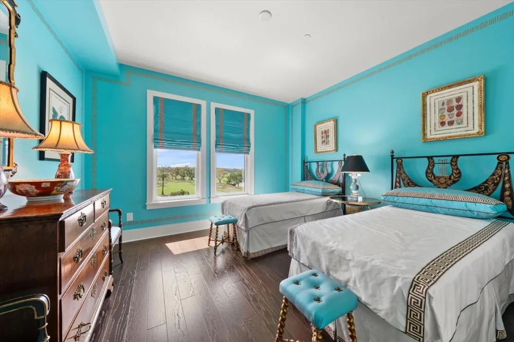 125 BELLEVIEW BOULEVARD #302 Belleair, FL 33756