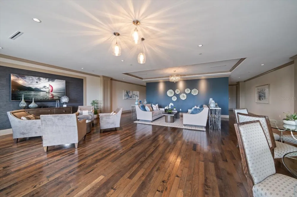 125 BELLEVIEW BOULEVARD #302 Belleair, FL 33756