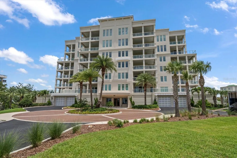 125 BELLEVIEW BOULEVARD #302 Belleair, FL 33756