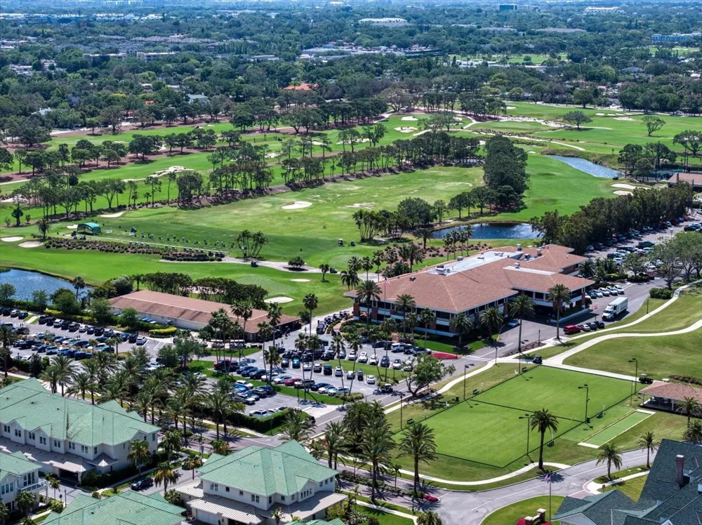 125 BELLEVIEW BOULEVARD #302 Belleair, FL 33756