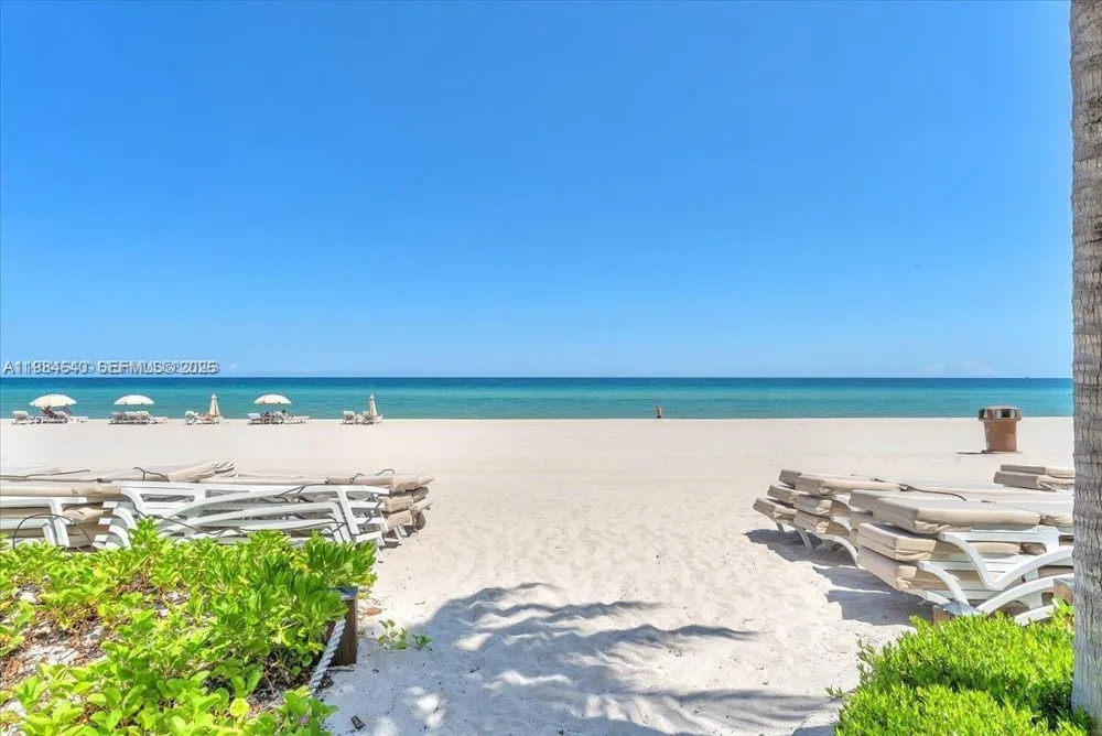18975 Collins Ave #Cabana 8 Sunny Isles Beach, FL 33160