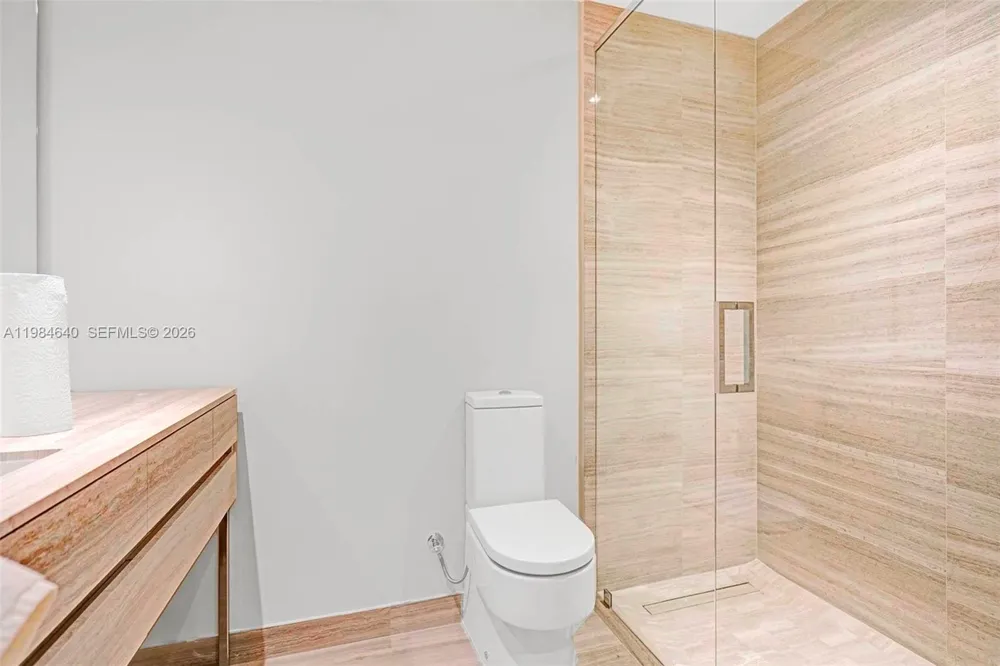18975 Collins Ave #Cabana 8 Sunny Isles Beach, FL 33160