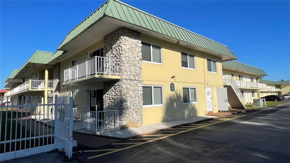 505 NW 177th St #212 Miami Gardens, FL 33169