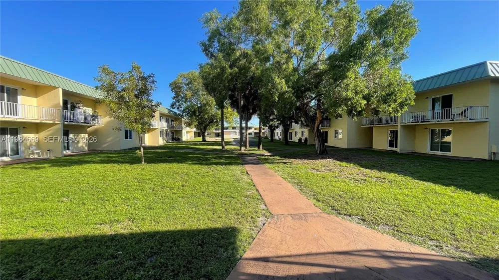 505 NW 177th St #212 Miami Gardens, FL 33169