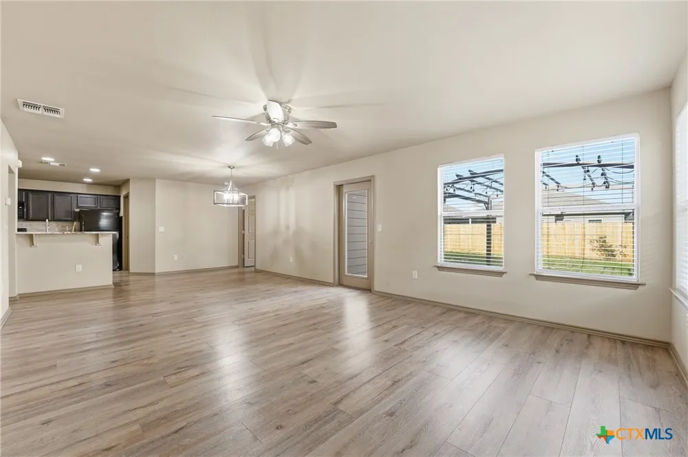 1306 Fern Court Gonzales, TX 78629