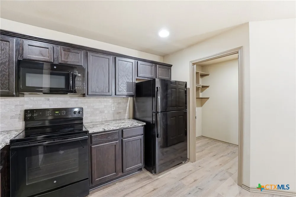1306 Fern Court Gonzales, TX 78629