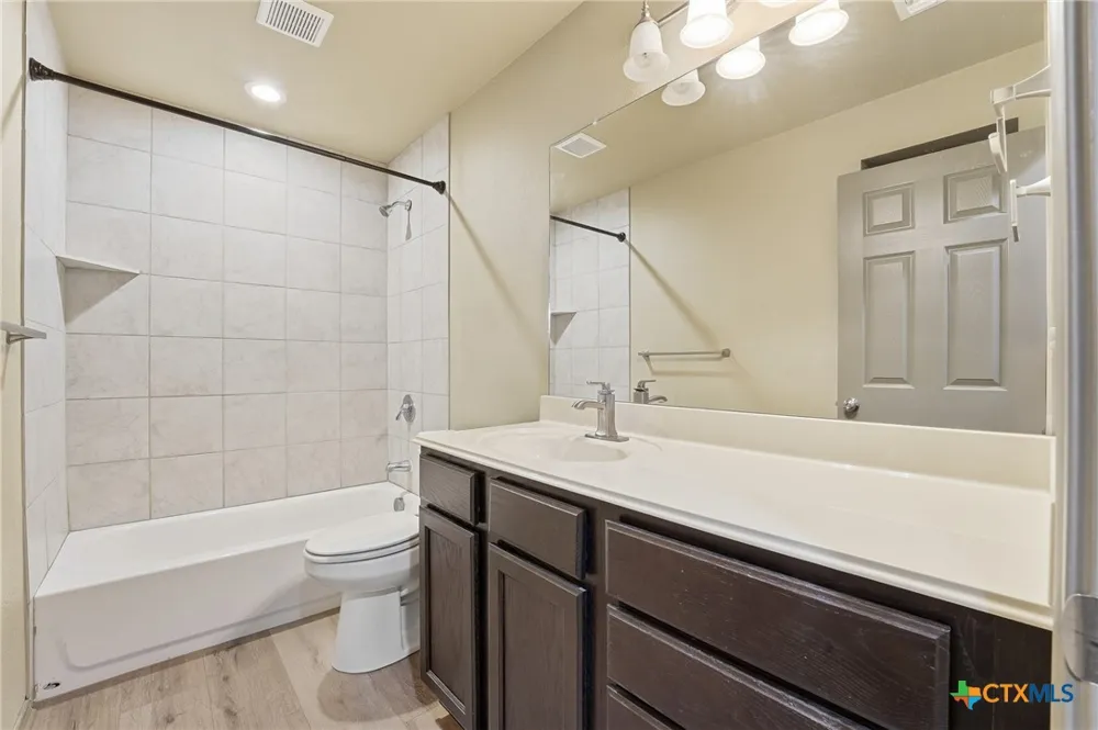 1306 Fern Court Gonzales, TX 78629