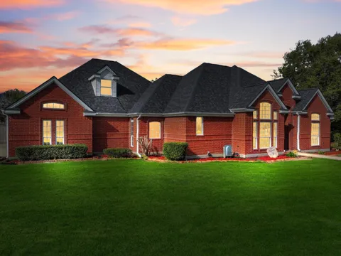 520 Meadow Lane