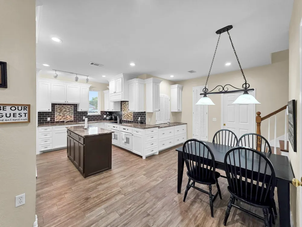 520 Meadow Lane Winnie, TX 77665