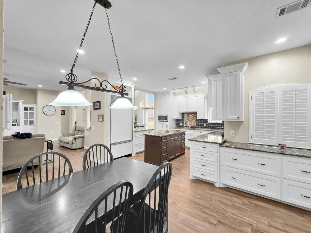 520 Meadow Lane Winnie, TX 77665