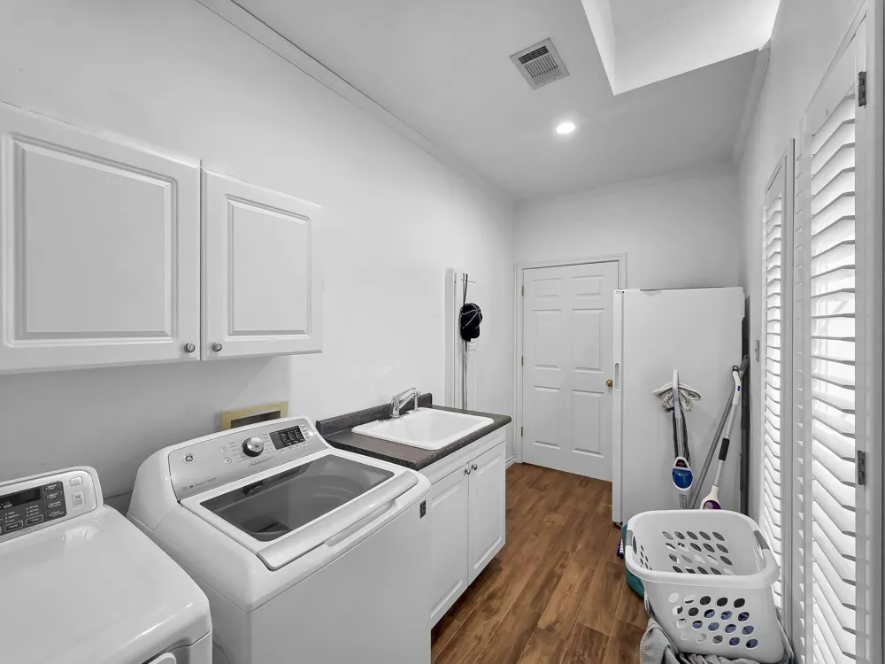 520 Meadow Lane Winnie, TX 77665