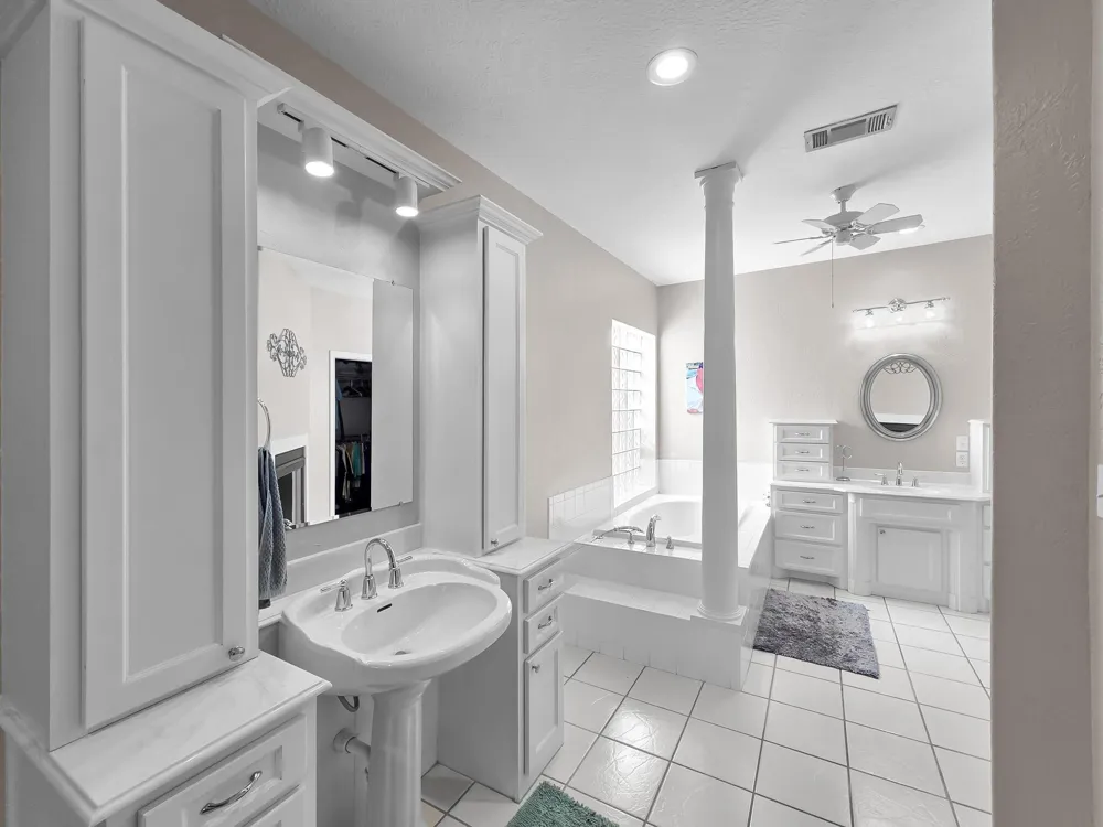 520 Meadow Lane Winnie, TX 77665