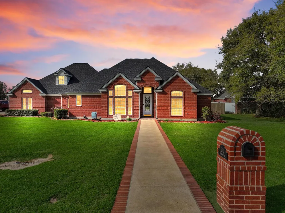 520 Meadow Lane Winnie, TX 77665