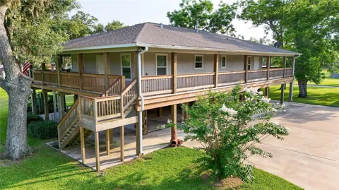 915 Live Oak Drive