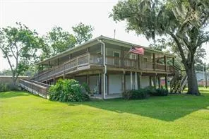 915 Live Oak Drive Jones Creek, TX 77541