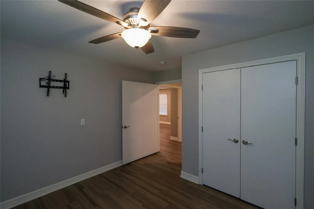 915 Live Oak Drive Jones Creek, TX 77541