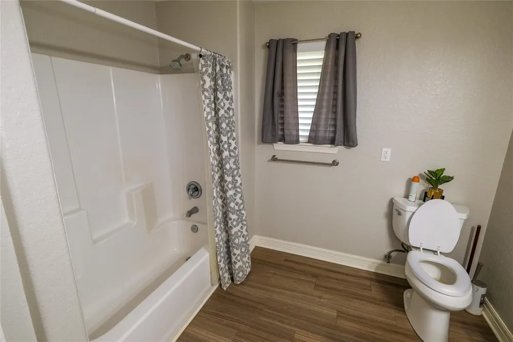 915 Live Oak Drive Jones Creek, TX 77541
