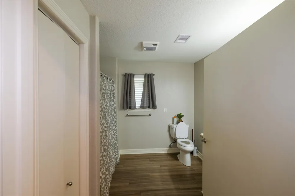 915 Live Oak Drive Jones Creek, TX 77541