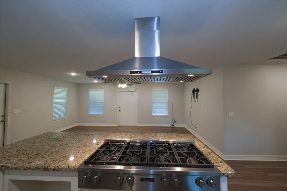915 Live Oak Drive Jones Creek, TX 77541
