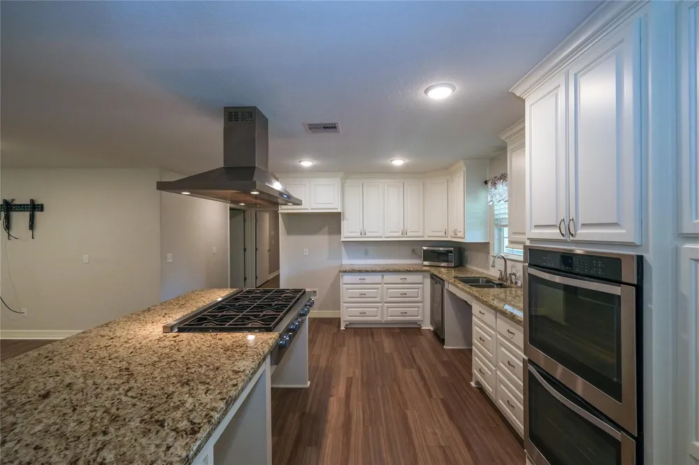 915 Live Oak Drive Jones Creek, TX 77541