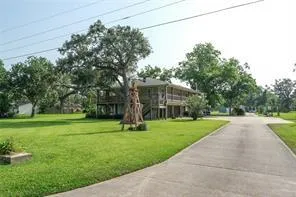 915 Live Oak Drive Jones Creek, TX 77541