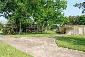 915 Live Oak Drive Jones Creek, TX 77541