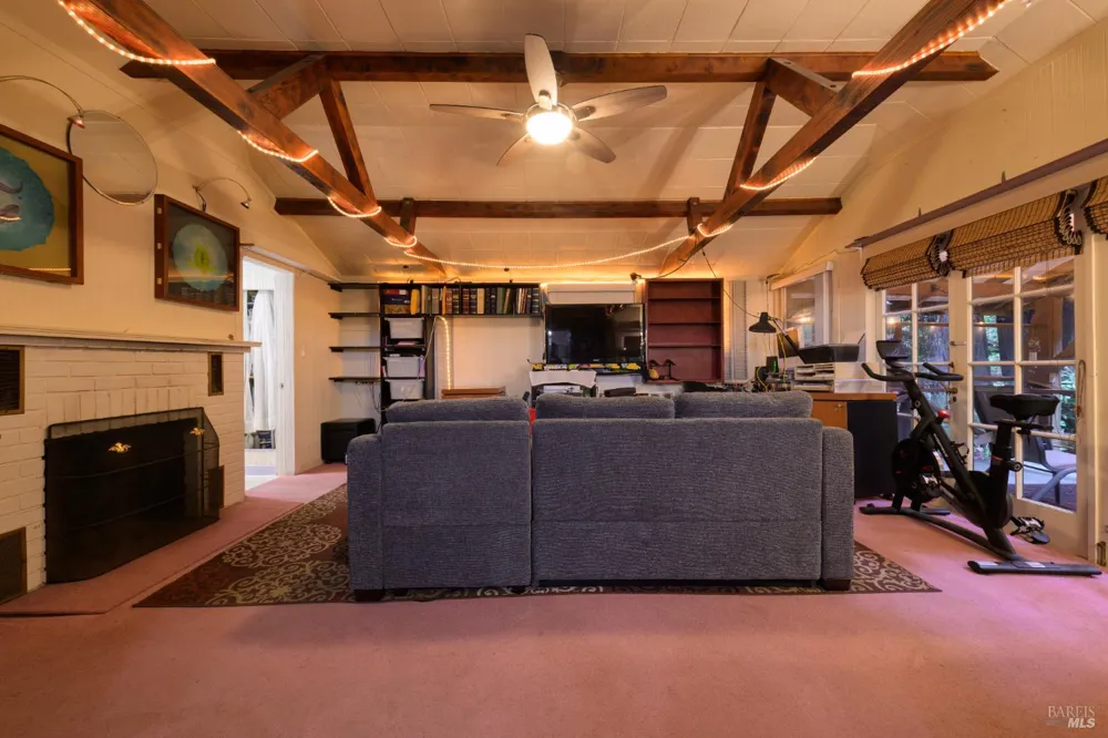 7001 Lucas Valley Road Nicasio, CA 94946