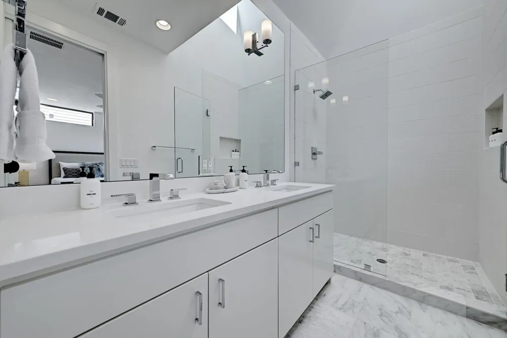3406 E 17th Street #5 Austin, TX 78721