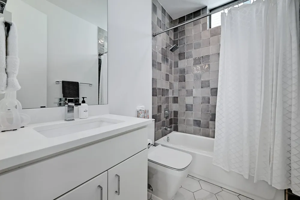 3406 E 17th Street #5 Austin, TX 78721