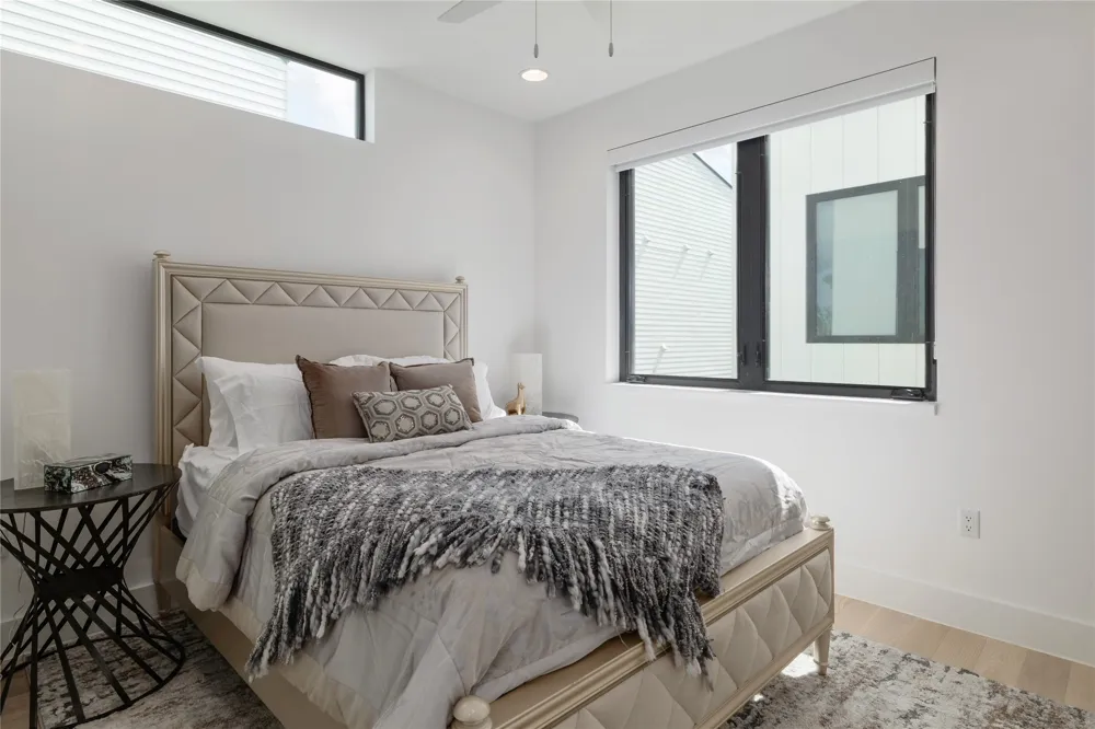 3406 E 17th Street #5 Austin, TX 78721