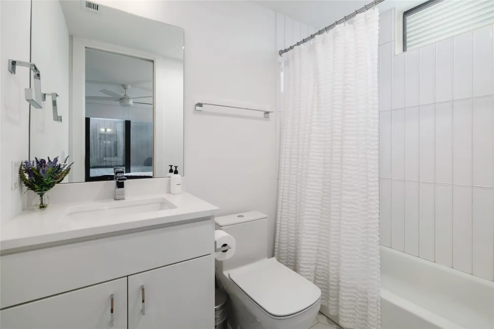 3406 E 17th Street #5 Austin, TX 78721