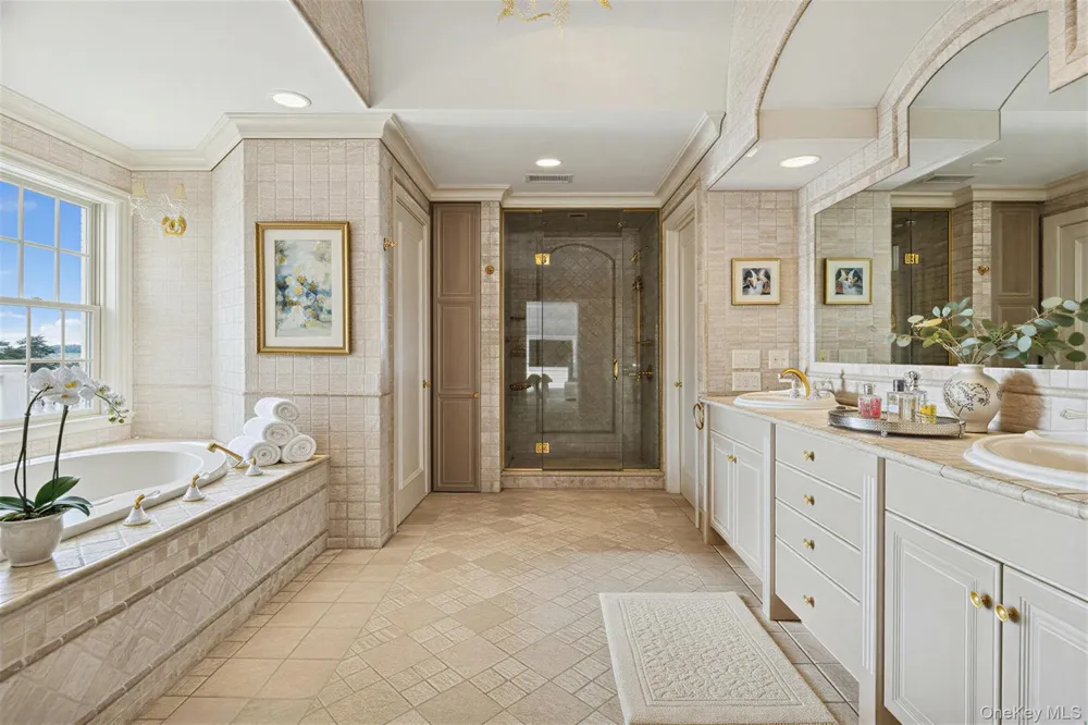 7 Cross Road Remsenburg, NY 11960